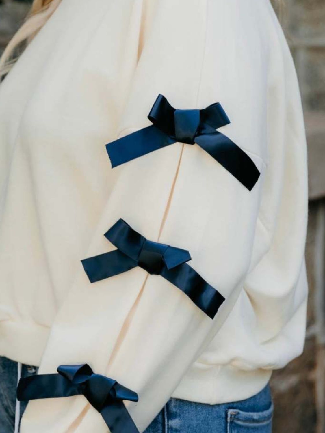 Contrast Bow Sweatshirt