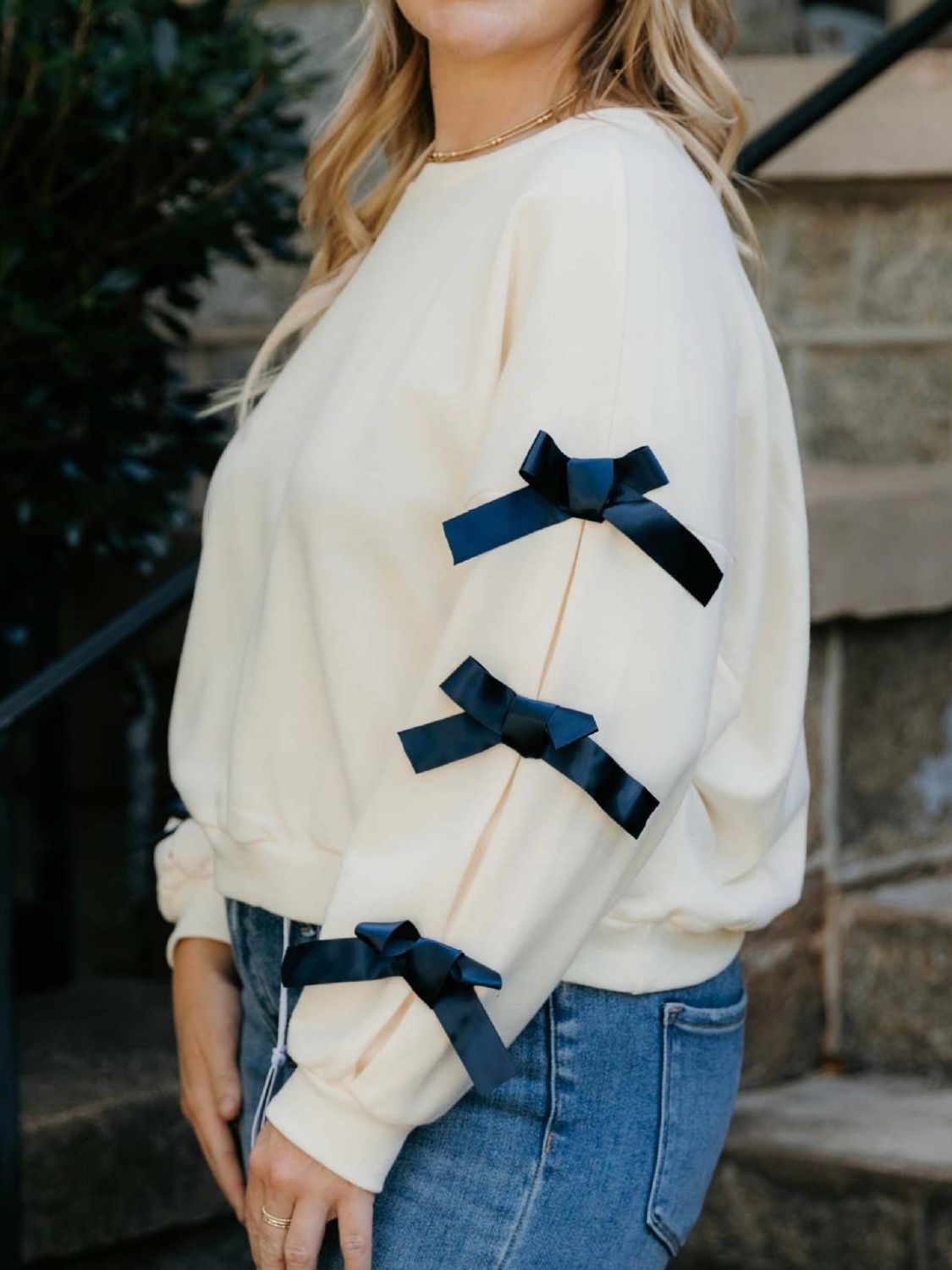 Contrast Bow Sweatshirt