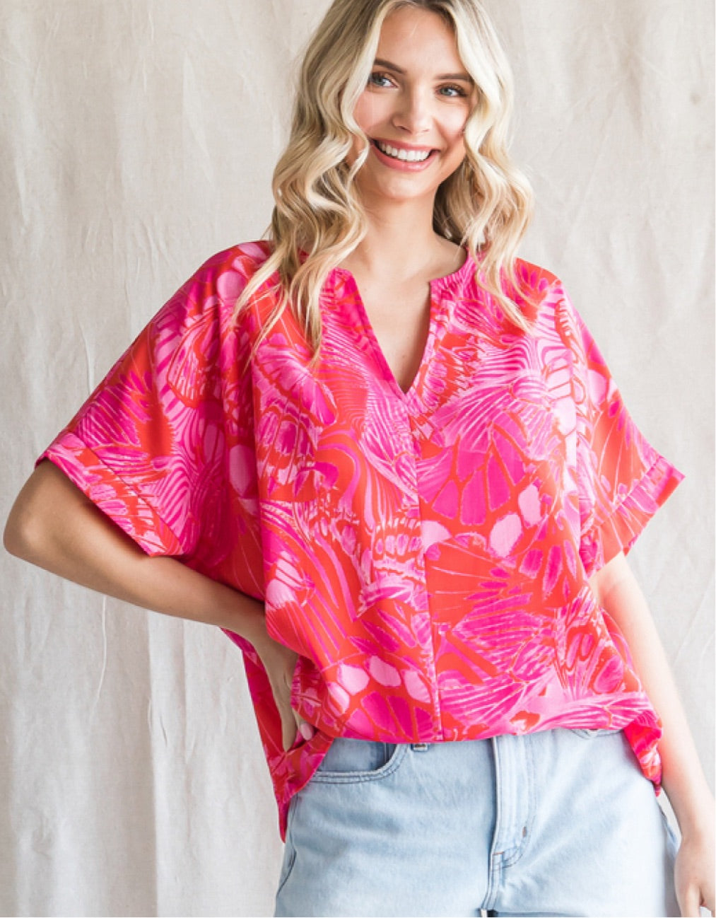 Patterned vneck blouse